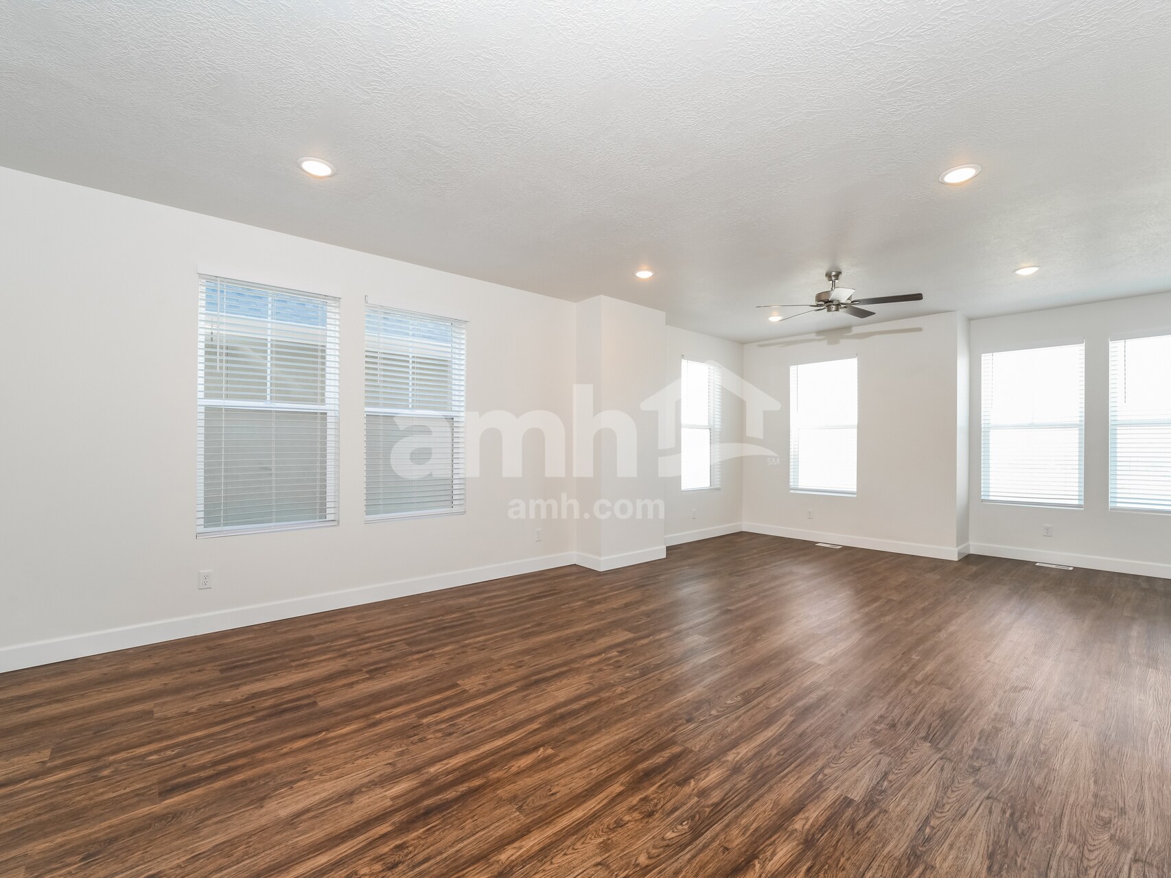 Building Photo - 6042 W South Jordan Pky