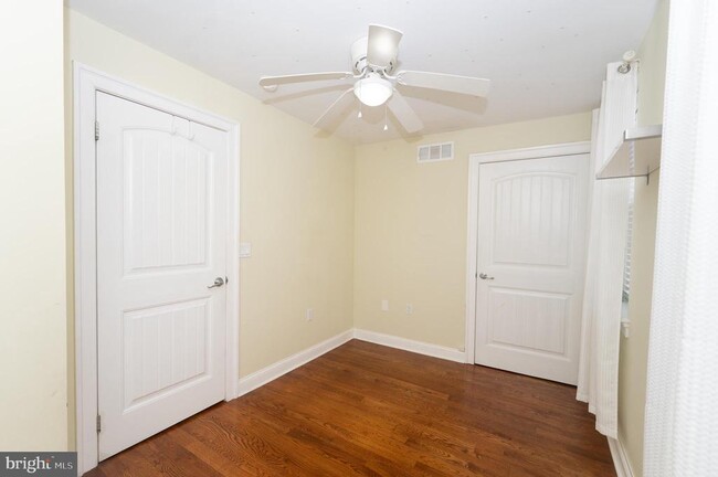 Building Photo - 703 Annin St