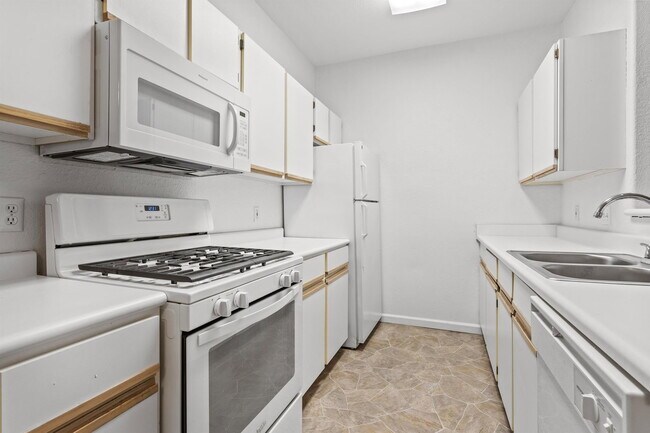 Building Photo - 1101 Linden Ln