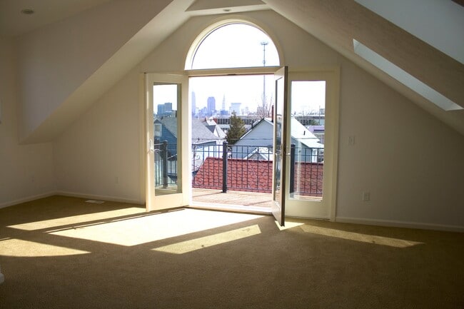 Building Photo - 1245 W 69th St