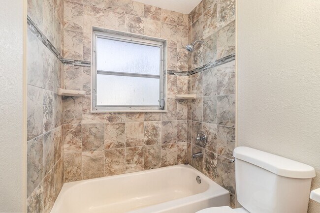 Building Photo - Completely Remodeled 3 Bed 2 Bath 1 Car Ga...