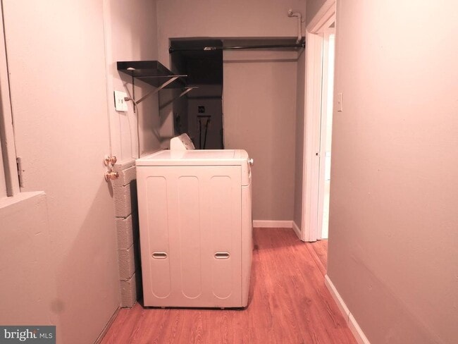 Building Photo - 12500 Sturdee Dr