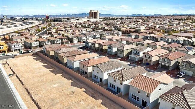 Building Photo - 9115 Vesey Ave