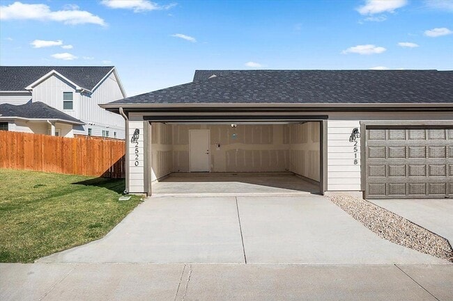 Building Photo - 2517 Violet Theo Ln