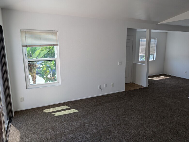 Building Photo - 9388 Twin Trails Dr
