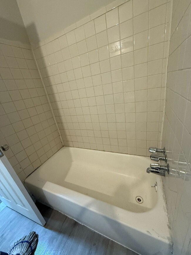 Building Photo - 3-Bedroom Gem on Marseilles Street with Sp...