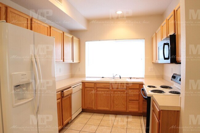 Building Photo - 5225 White Willow Dr