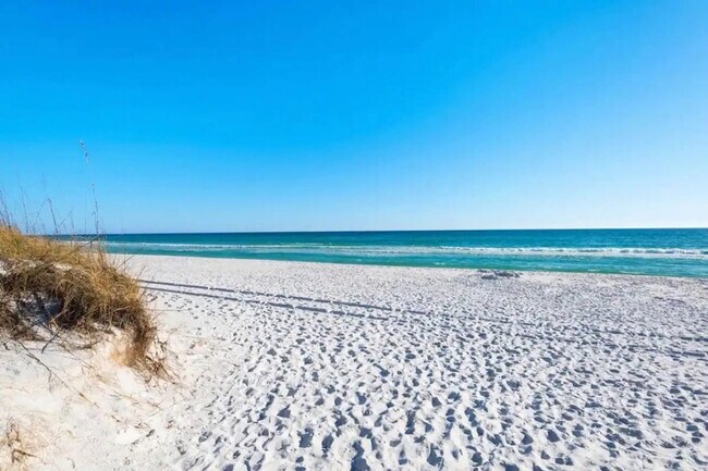 Building Photo - 4639 Paradise Isles