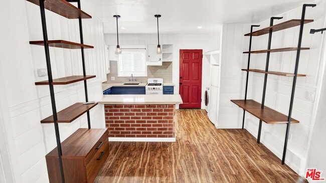 Building Photo - 1007 Sunmore Ln