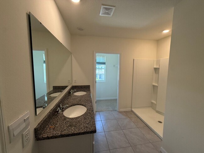 Building Photo - 11106 Amber Ridge Dr