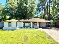 Building Photo - Newly Renovated 3BR home in East Memphis near the Botanical Gardens now available!