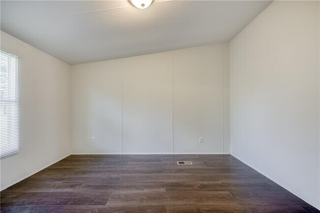 Building Photo - 2178 GA-323