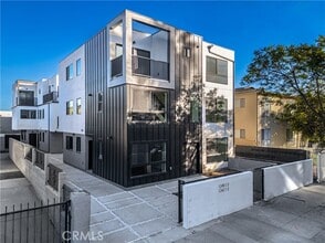 Building Photo - 1340 N Kingsley Dr