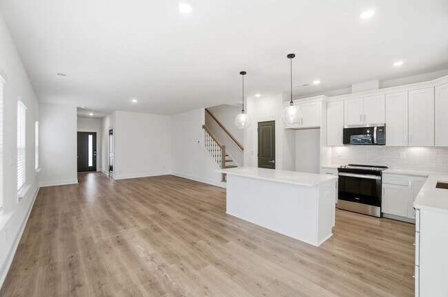 Building Photo - New Construction Townhome Minutes from Uptown