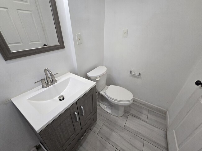 Building Photo - 9340 Moffat Ave