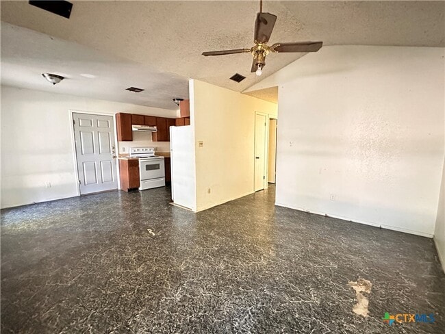 Primary Photo - 317 Yale St