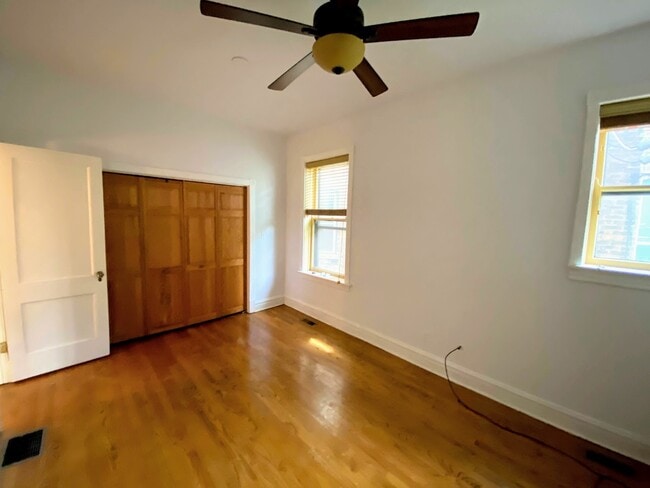 Building Photo - 5339 N Winthrop Ave