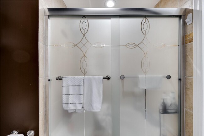 Building Photo - 511 SE 5 Ave