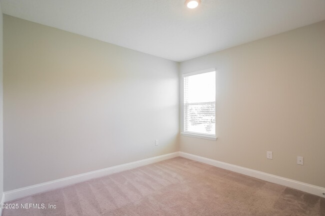 Building Photo - 51 Silver Creek Pl