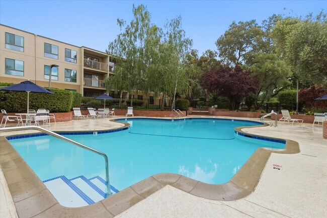Building Photo - 450 N Civic Dr