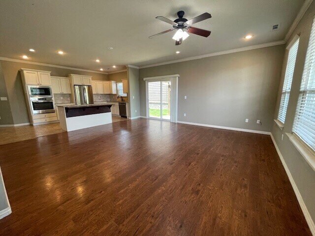 Building Photo - 537 N Keats Dr
