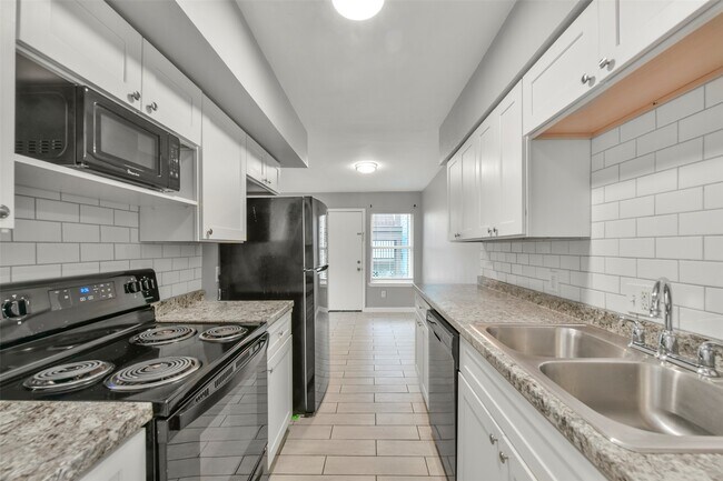 Building Photo - 2914 Avenue K Ave