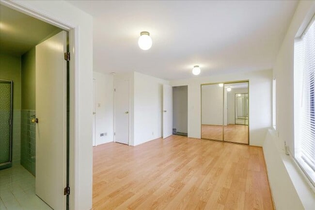 Building Photo - 3 bedroom in San Francisco CA 94122
