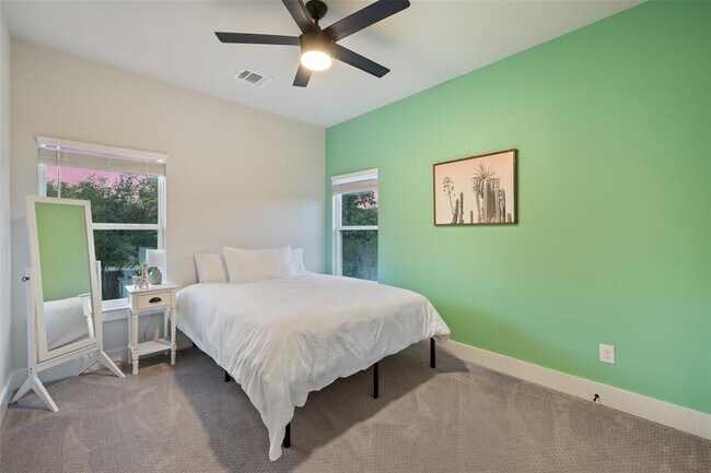 Building Photo - 22218 Briarcliff Dr