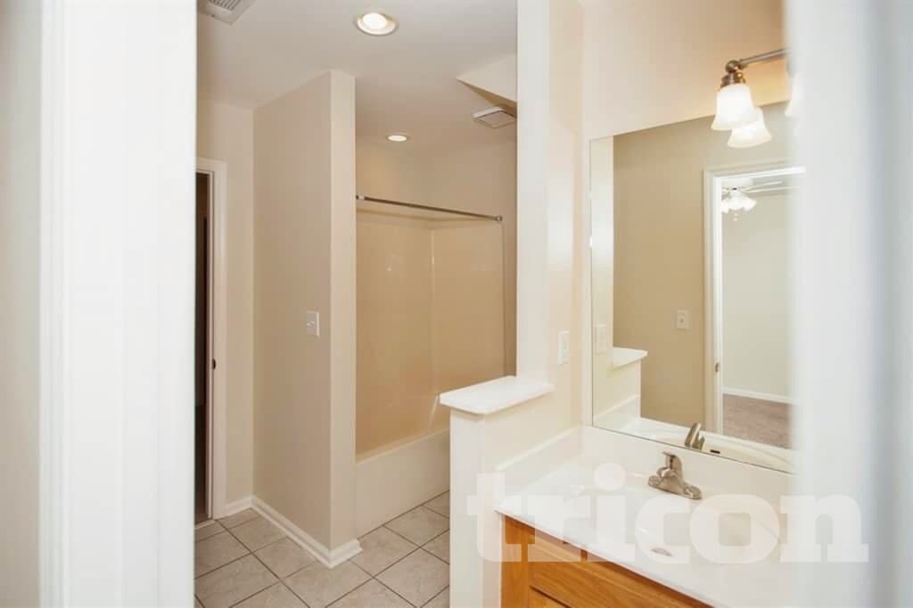 Building Photo - 2678 Douglas Ln