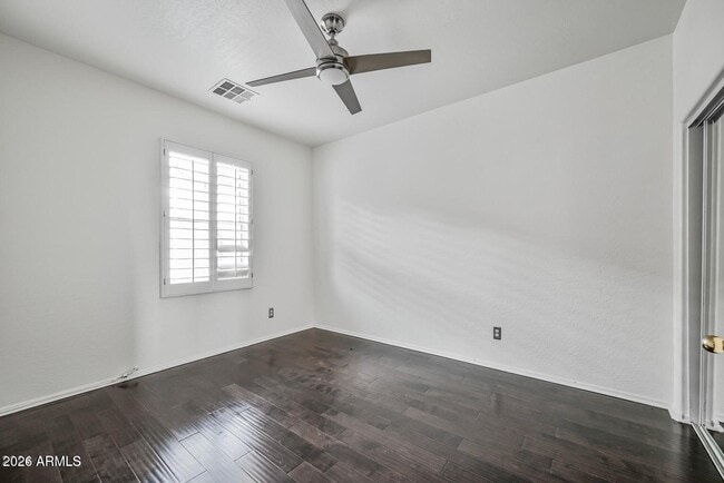 Building Photo - 933 W Aspen Way