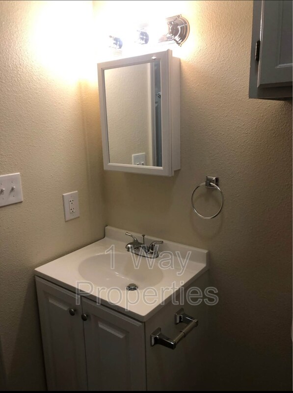 Building Photo - 804 Garden Rd