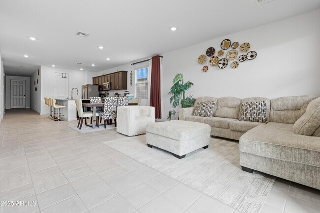 Building Photo - 17427 W Msn Ln