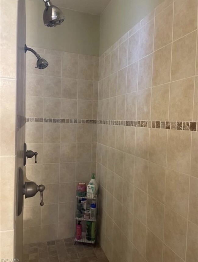 walk in shower - 627 SW 47th Ter