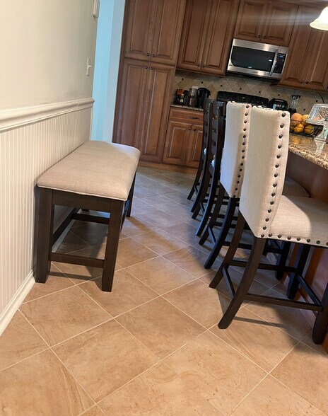 Building Photo - 403 Kokomo Ct