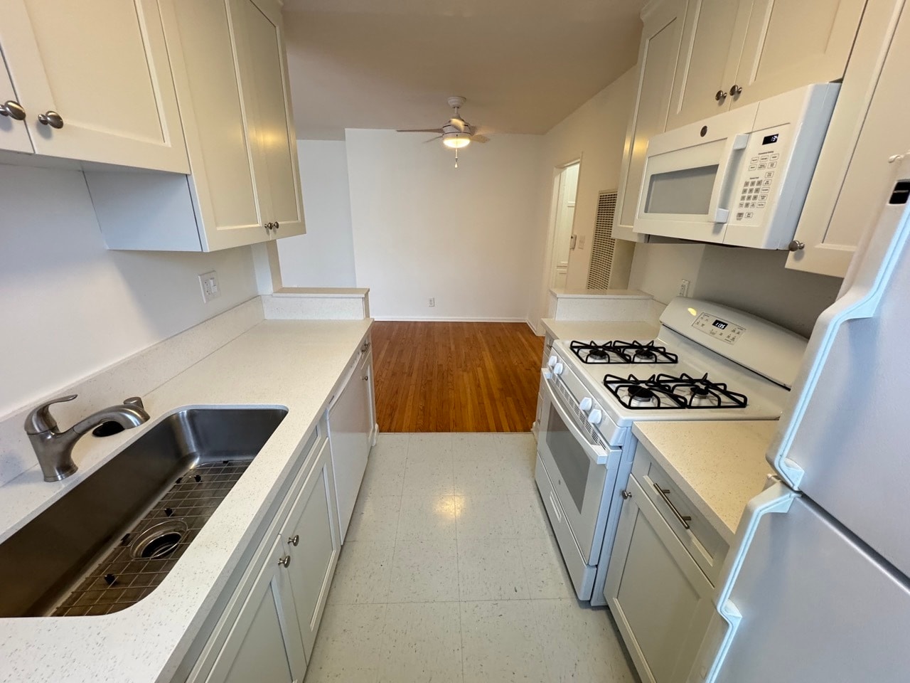 Building Photo - 11662 Sunset Blvd