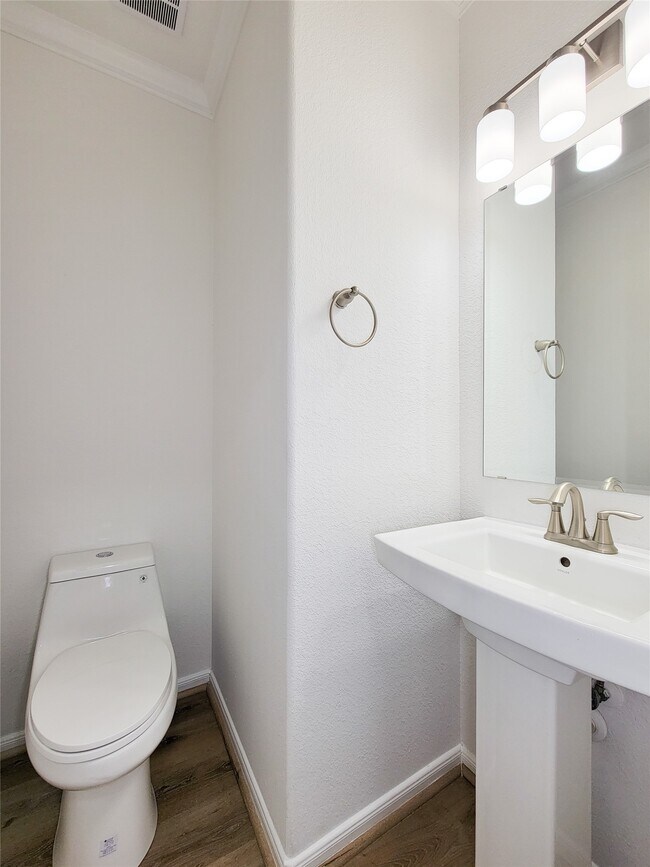 Building Photo - 2814 Bay Springs View