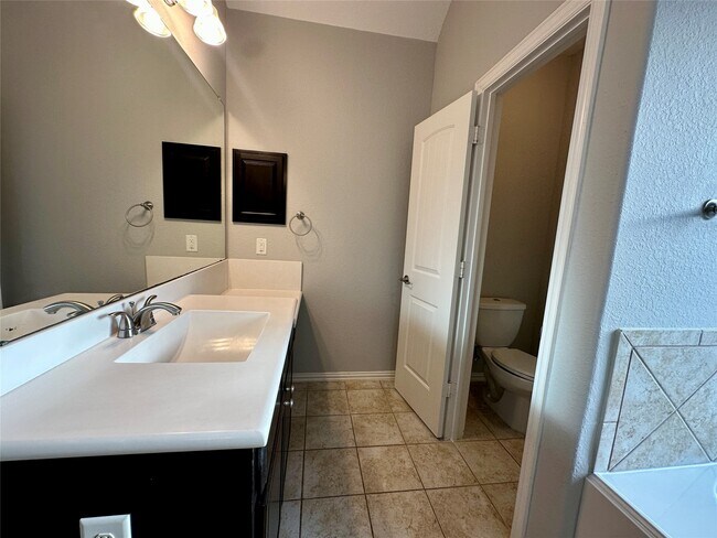Building Photo - 12102 Cove Harbor Ln