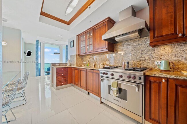 Building Photo - 17875 Collins Ave