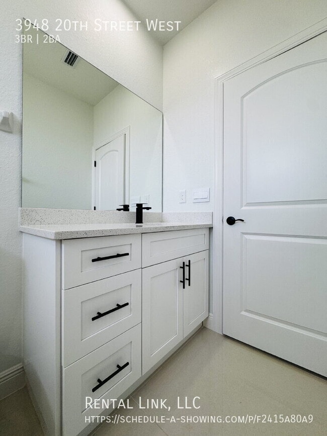 Building Photo - 3948 20th St W