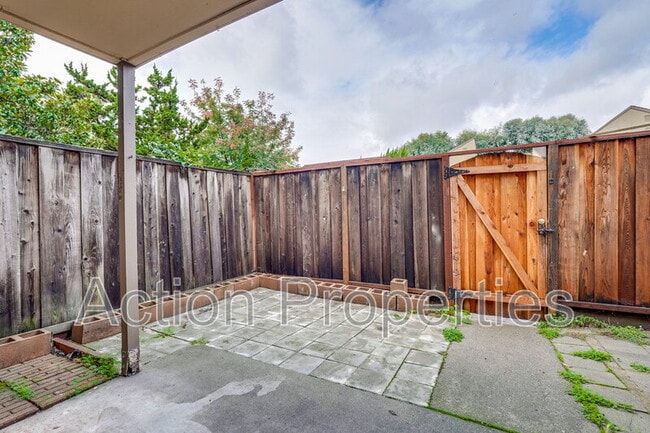 Building Photo - 1963 Landess Ave