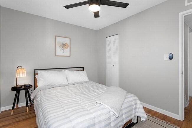 Building Photo - 516 Splitlog Ave