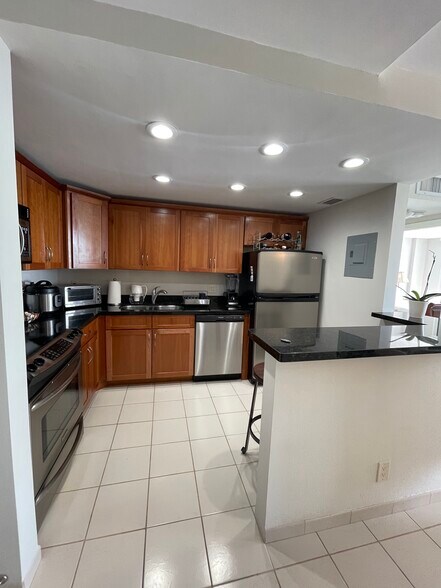 Kitchen - 126 SE 15th Rd