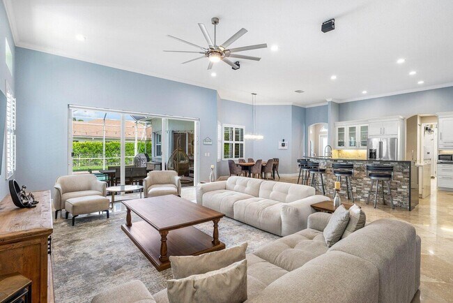 Building Photo - 4675 Manderly Dr