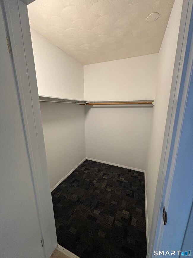 Building Photo - 37 Wakefield Ct