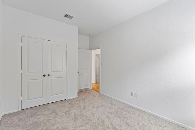 Building Photo - 31546 Beacon Cove Trl