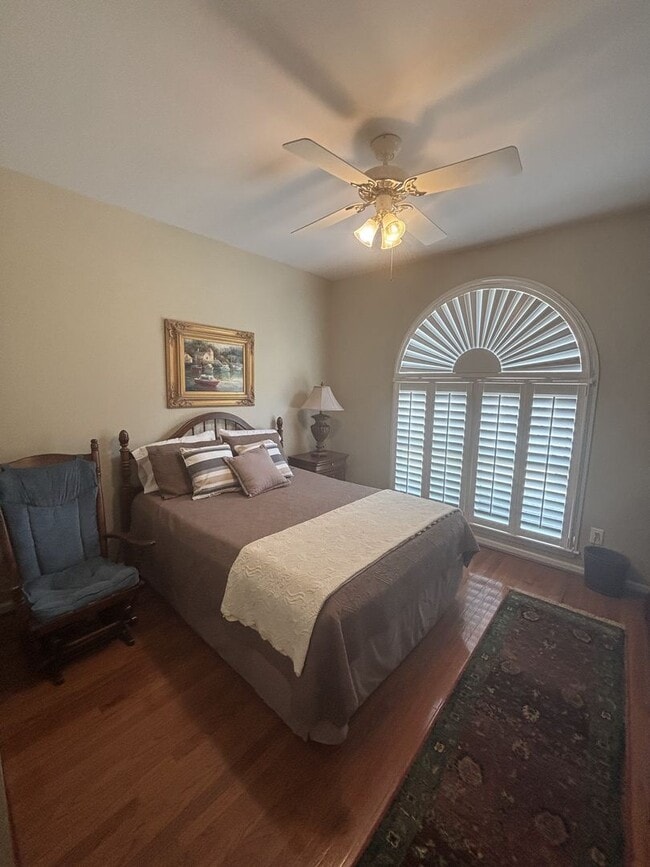 Building Photo - Spacious 3 Bed 2 Bath Home In Homewood With Large Basement