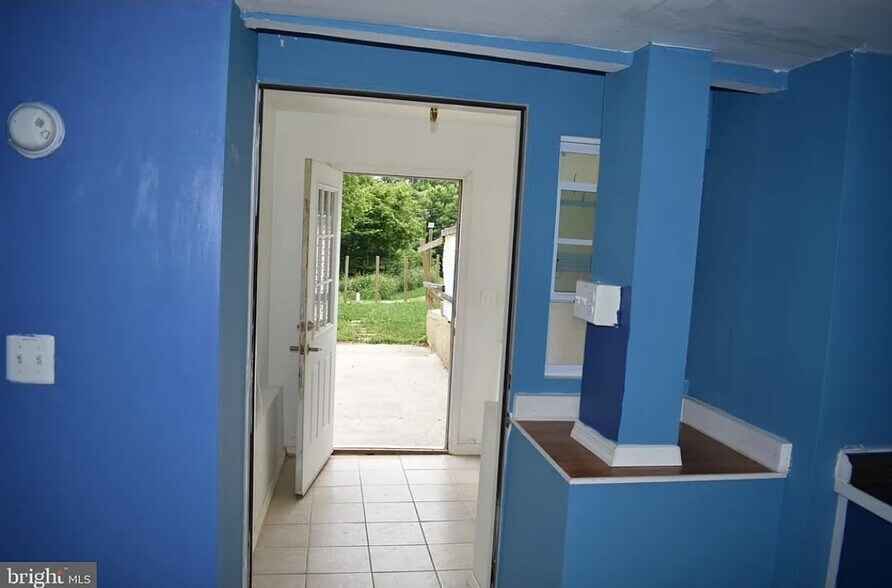 Building Photo - 6726 Jefferson Blvd