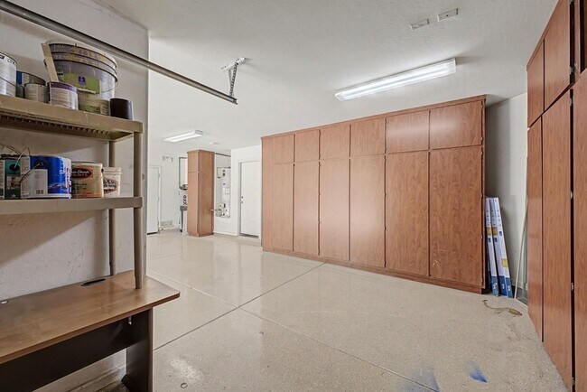 Building Photo - 472 W Pelican Dr
