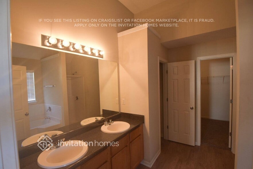 Building Photo - 3349 Amhurst Pkwy