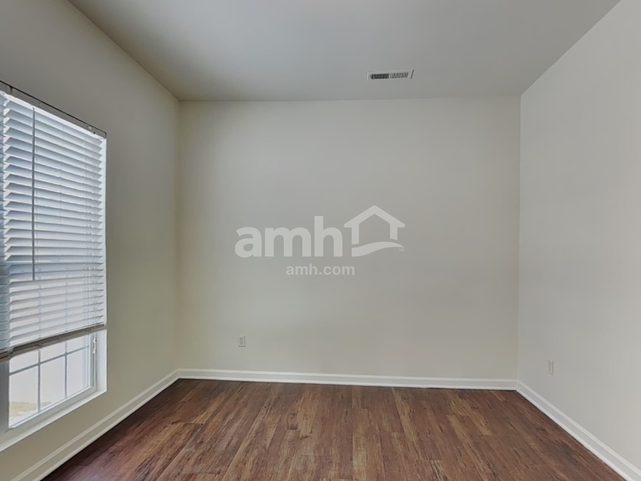 Building Photo - 547 Rockbridge Dr